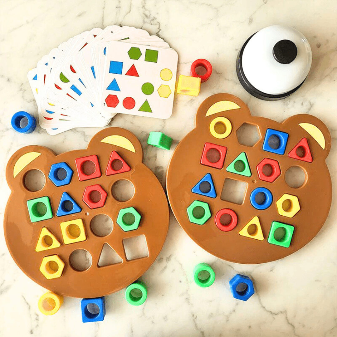 Jeu Montessori de reconnaissance des formes et couleurs avec deux plateaux ours, cartes éducatives et pièces géométriques pour enfant de 3 ans