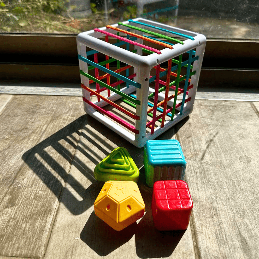 Cube de tri sensoriel Montessori